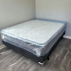 NEW QUEEN-SIZE PILLOW TOP MATTRESS AND BOX SPRING 