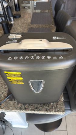 Amazon Basics 8-sheet cross-cut paper and credit card shredder