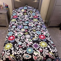 Twin Bed 