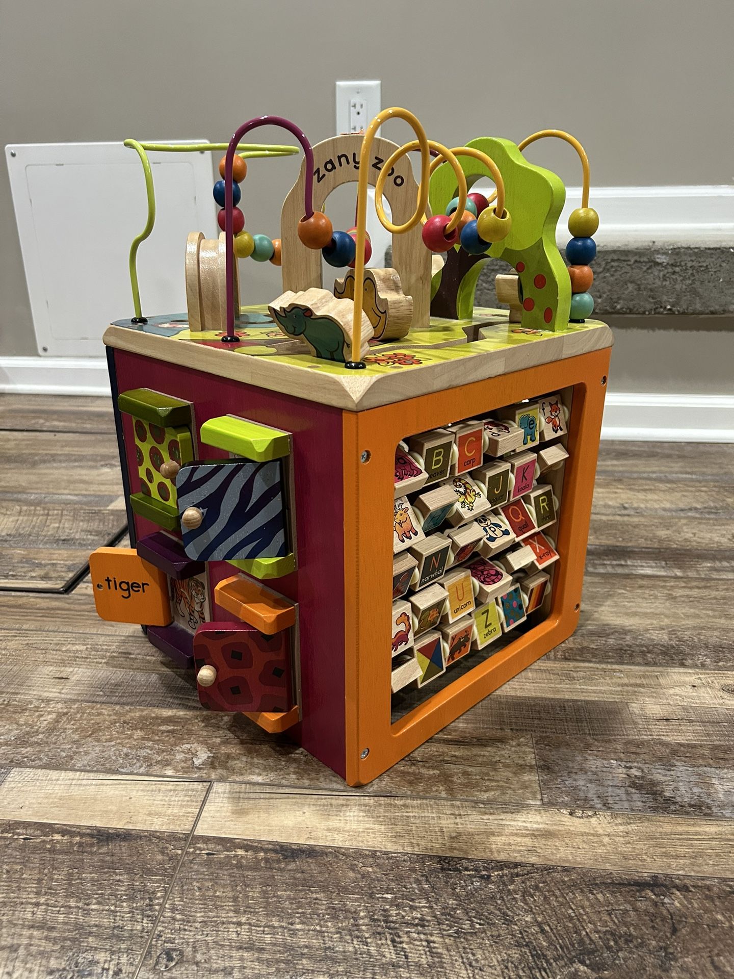 Zany Zoo Wooden Cube