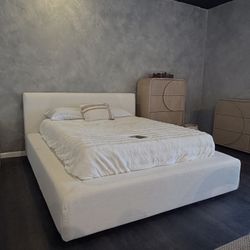 Queen / King Storage Bed Frame – Upholstered Platform Bed w/ Lift Storage