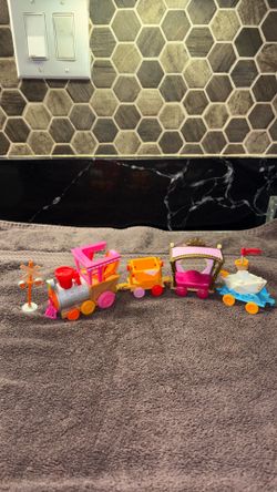 Lalaloopsy  Mini. Doll. Motorized train.