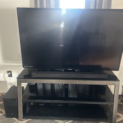 Set of 4 living room tables with 2 lamps, new television