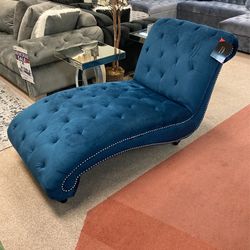 Chaise W 1 Pillow