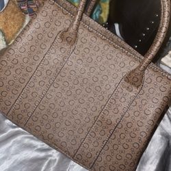 Guses Purse 