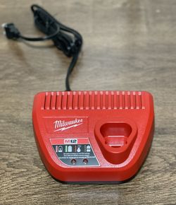 Milwaukee M12 Charger