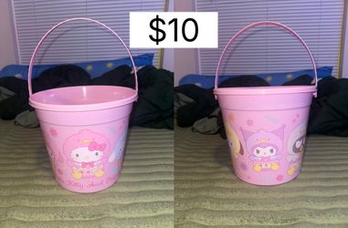 Hello Kitty & Friends Bucket and Foldable Desk