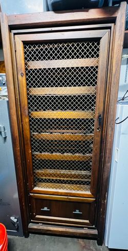 Alcohol cabinet
