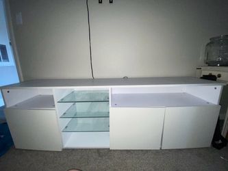 White entertainment shelf stand