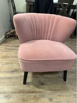 Pink velvet accent chair