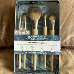 Make up brush set