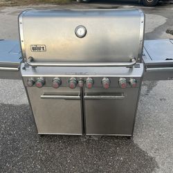 Weber Summit S-670 Propane Gas 6 Burner Grill with Side Burner! Works great! Great condition! Does not include propane tank. Retails $2,749–$3,350 Del