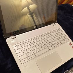 HP ENVY BEATSAUDIO TOUCH SMART Laptop (screen cracked ) Machine Still Working