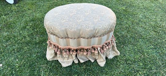 vintage-style, skirted vanity bench