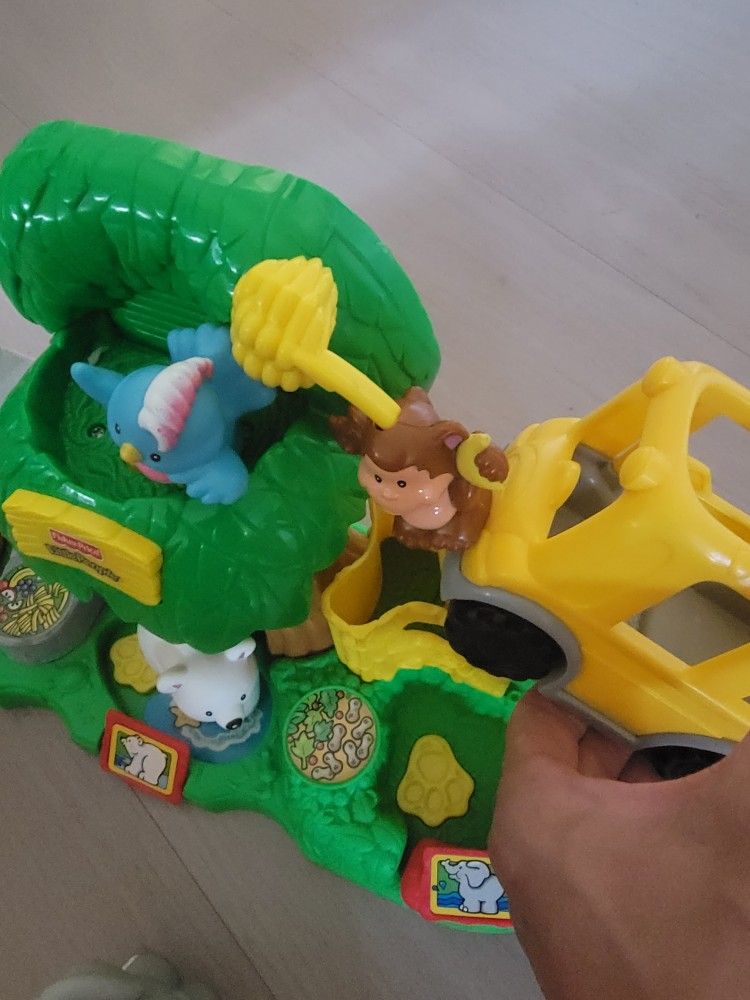 2001 FISHER PRICE LITTLE PEOPLE ANIMAL SOUNDS ZOO BABY ZOO ANIMALS