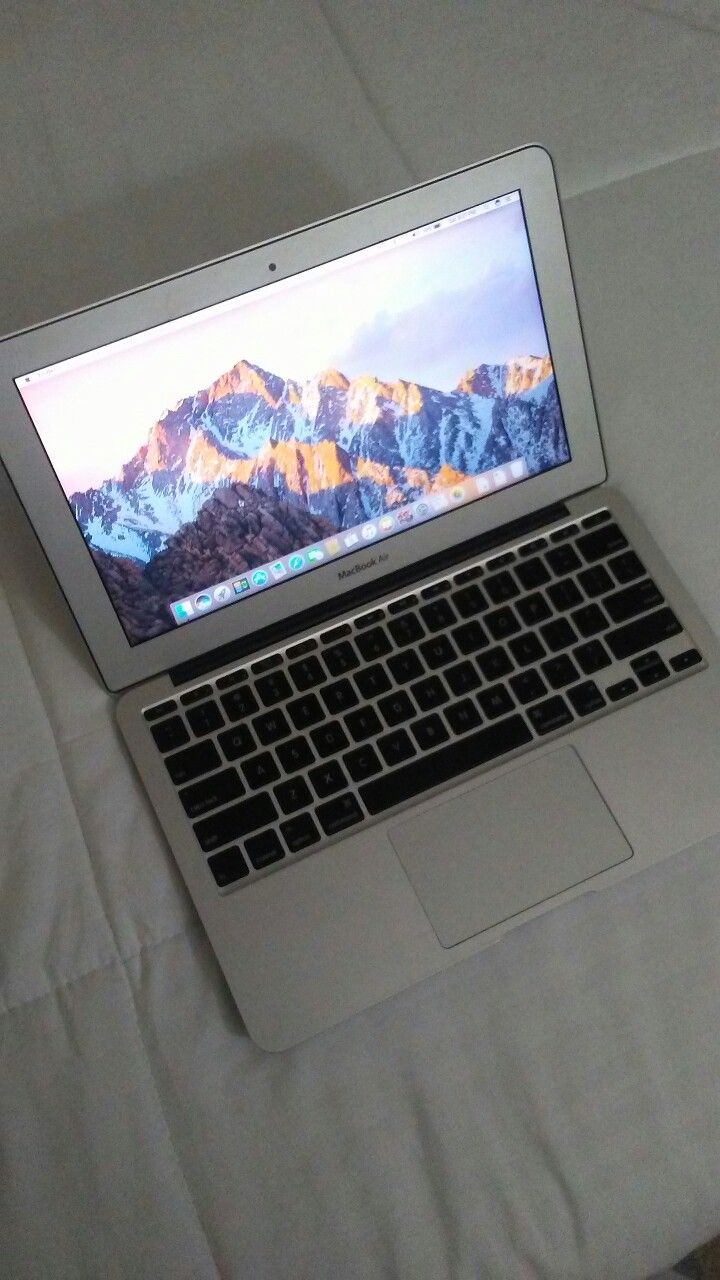 Apple Macbook Air 13" Working Fine
