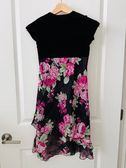 Girl’s Velvet & Floral Dress with Faux Fur Scarf Size 8