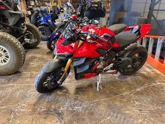 2021 Ducati Streetfighter V4S