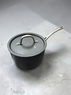 Calphalon 2 1/2 QT Pot 8702 1/2 Hard Anodized Aluminum 7 Inch With Lid 306