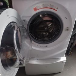 Washer/Dryer with Drawer Stand