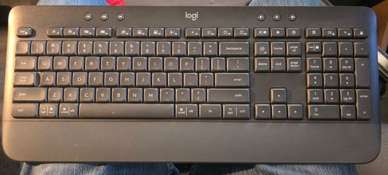 Logitech K650 Keyboard - Bluetooth/Wireless
