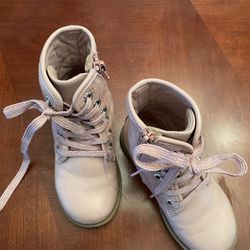 Boots For Child (SIZE IN DESCRIPTION)
