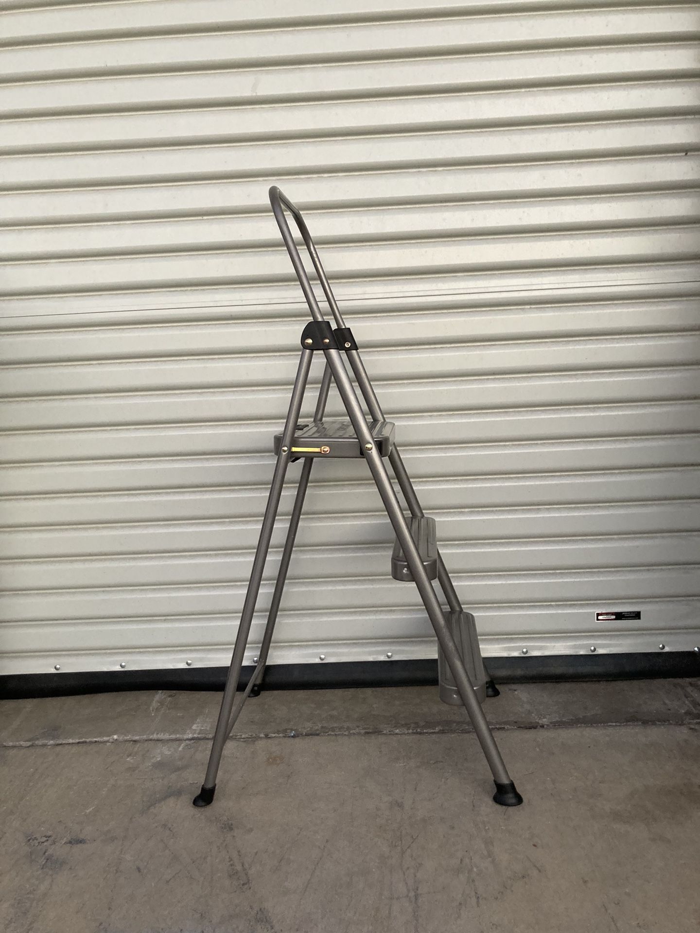 Cosco 3-Step 225-lb Capacity Silver Steel Foldable Step Stool