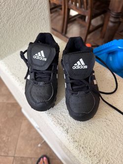 $5 kids cleats Eastavle