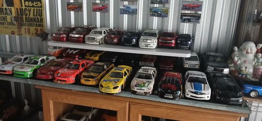 Vendo Coches Scala 1,24 kendall Cada uno A $20
