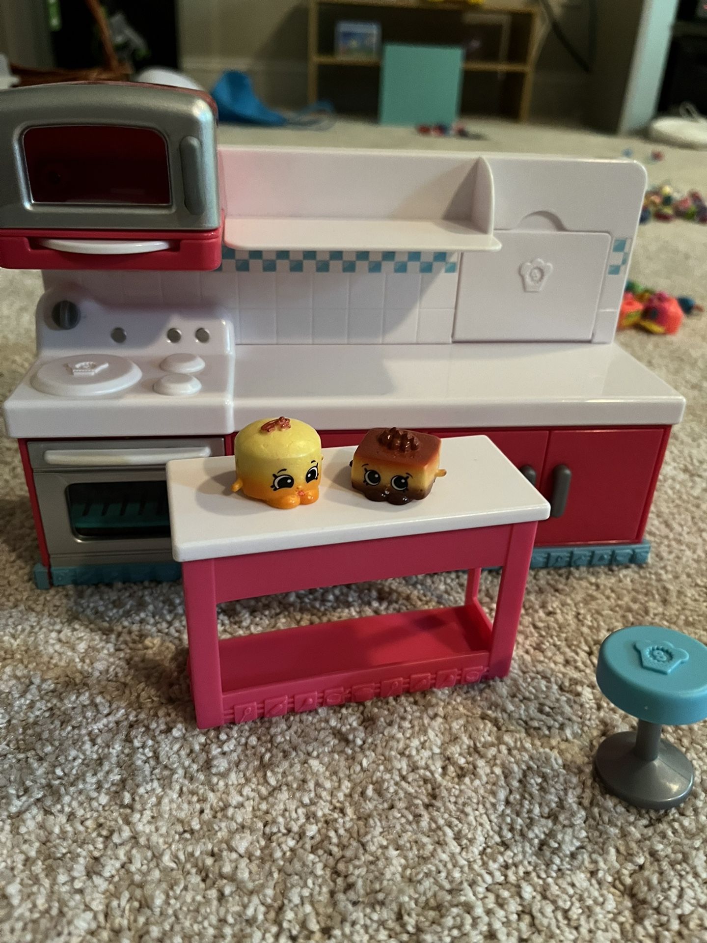 Shopkins And Variety Of Accessories