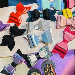 Starbucks “Bows Only”