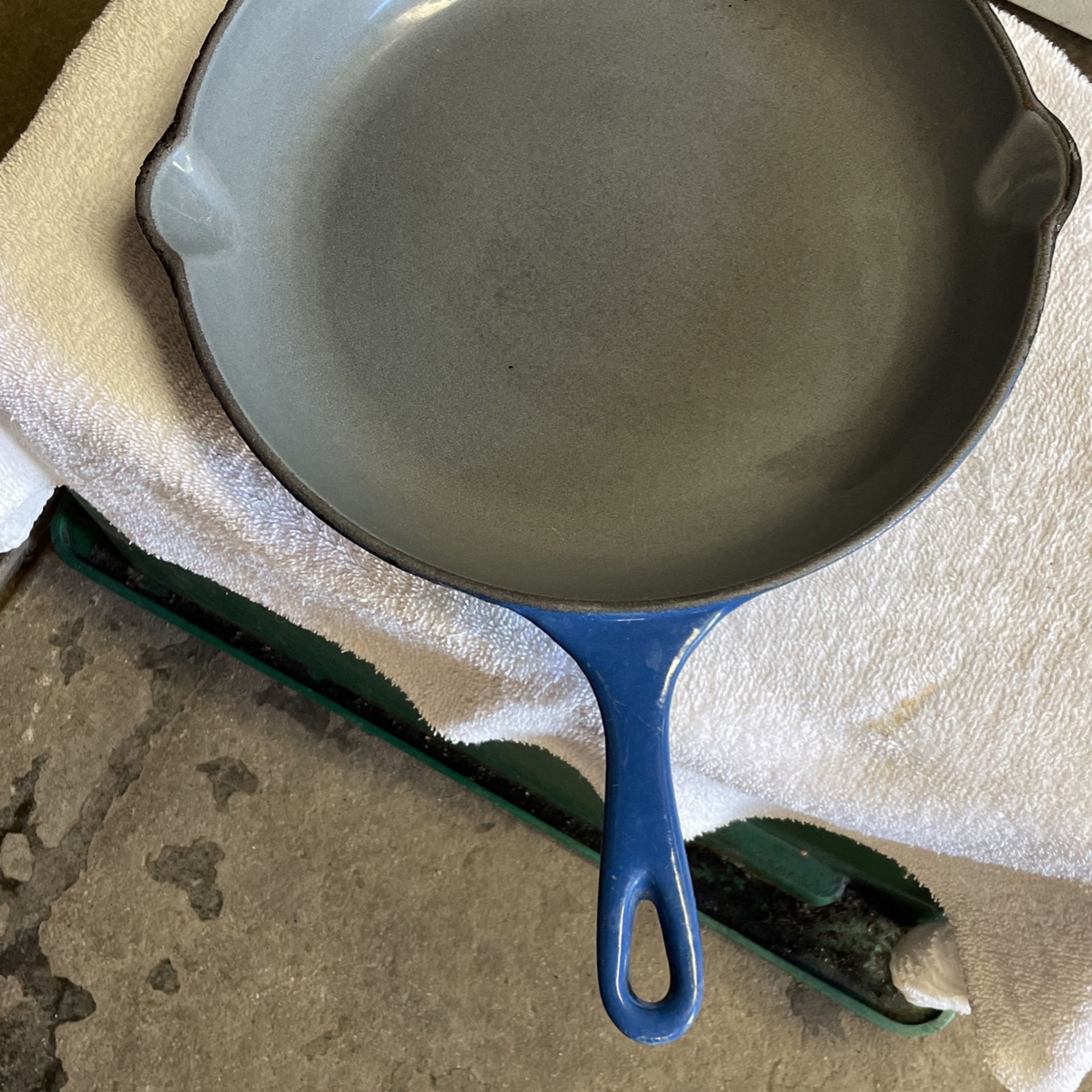 Le Creuset Signature 5-Qt. Ink Blue Cast Iron Everyday Pan for Sale in New  York, New York - OfferUp