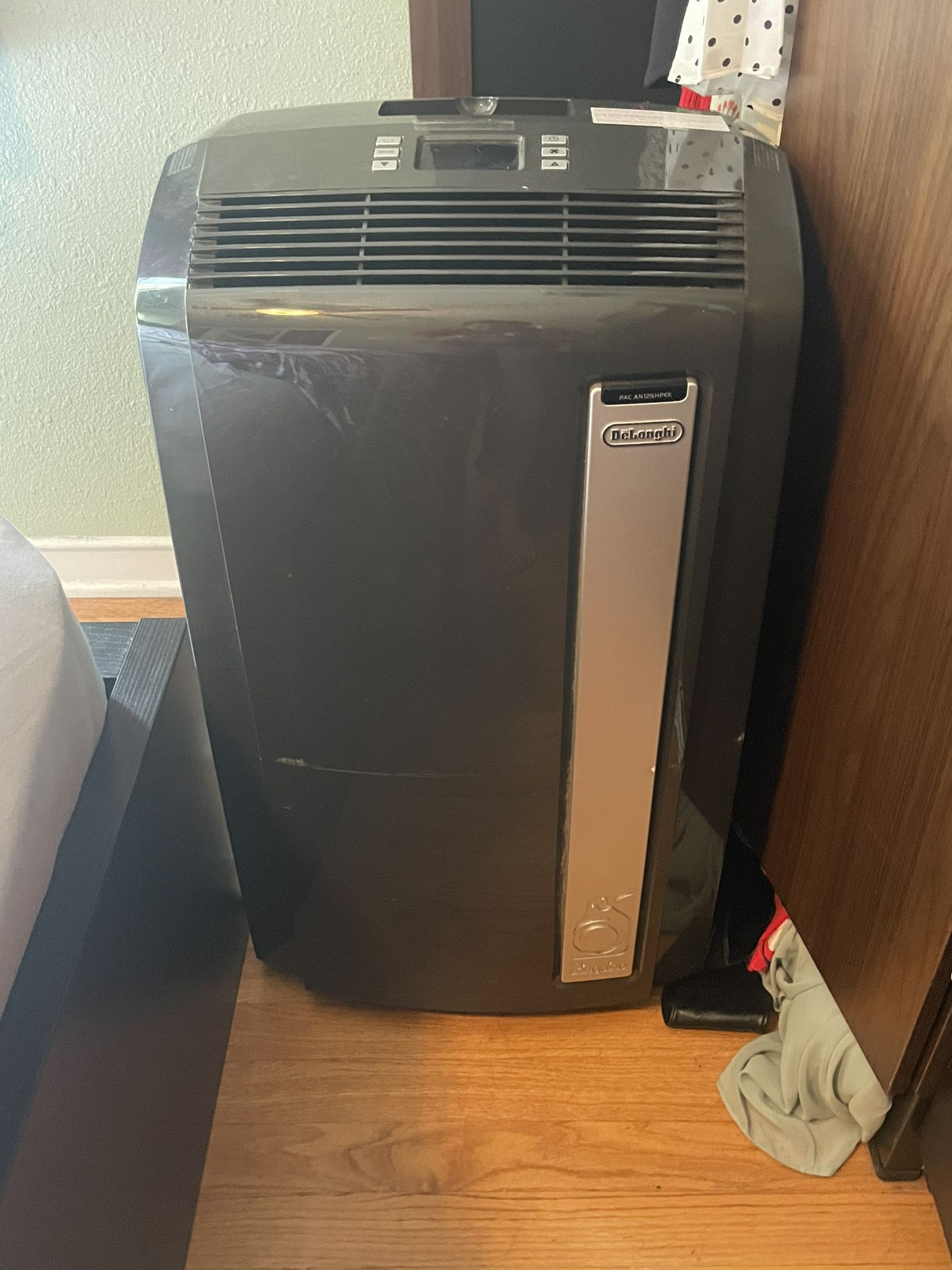 Delonghi 4-in-1 Portable Air Conditioner 