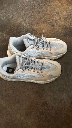 Yeezy boost 700 v2 static