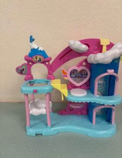 Dollhouse with 4 dolls, movable parts, imagination, pretend play, creativity, gift