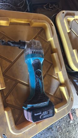 Makita nibbler