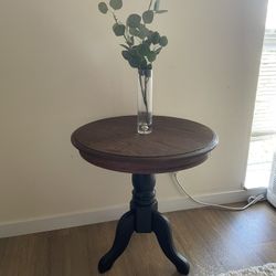 Dark Modern Farmhouse Side/End Table