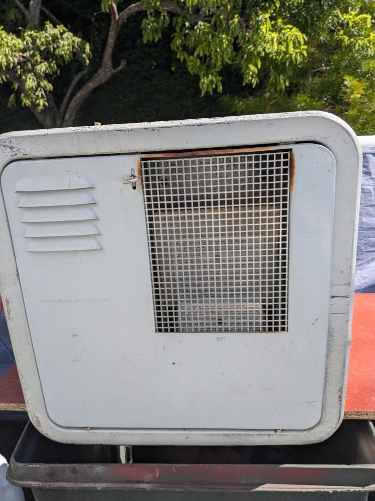 RV Gas/Electric Water Heater