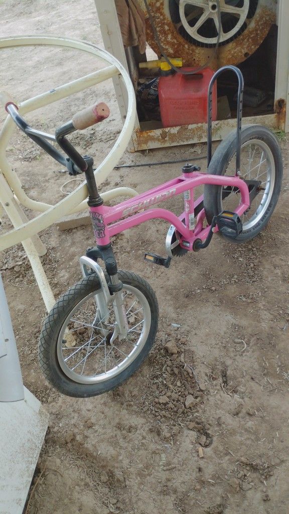Used Schwinn KRATE EVO Cruiser Bike Girls Pink 16"