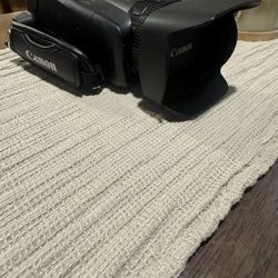 Video Camera - Cannon Vixia HF G70 4K 