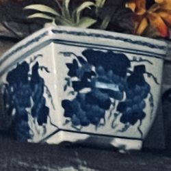 blue and white vase