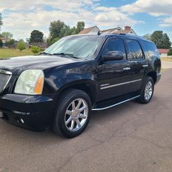 2011 Gmc Yukon Denali AWD In Great Condition