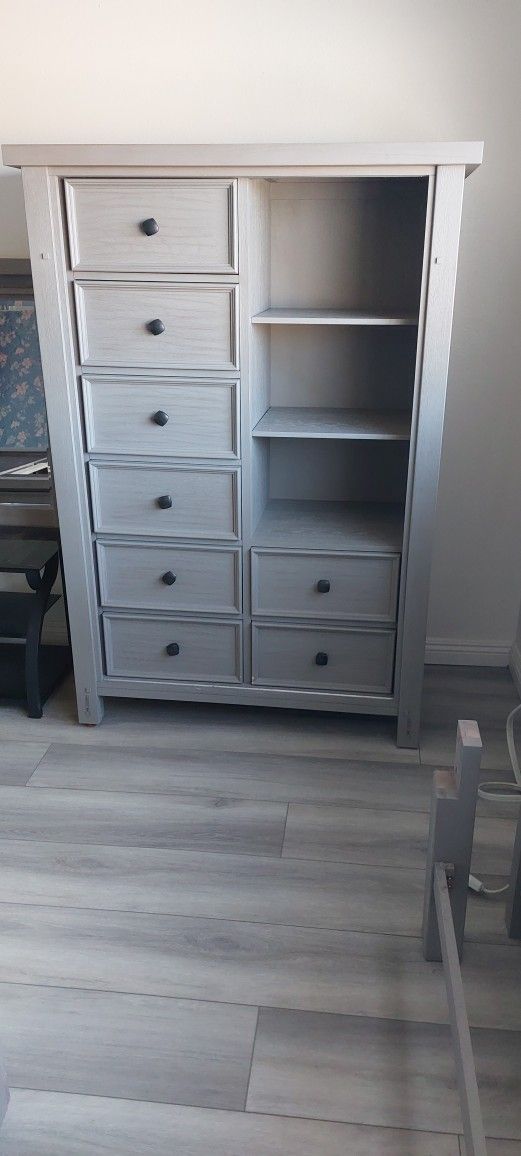 Queen Bedroom Set with sleigh headboard and under bed storage