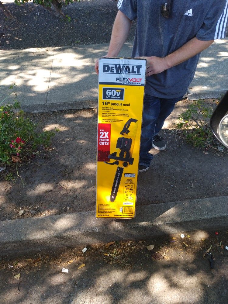 DeWalt Brushless Electric Chainsaw