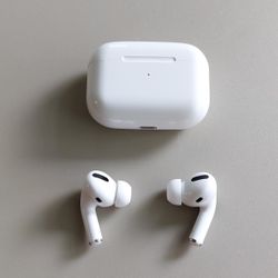 Wireless earbuds