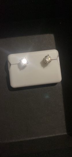 925 silver Moissanite earrings 1ct total screw backs new!