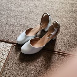 Sparkling Silver Heels! Size 7.5