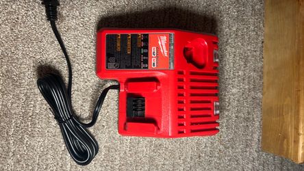 Milwaukee M12/M18 Battery Charger