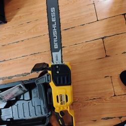 BRAND NEW DEWALT CHAINSAW WITH BATTERY AND CHARGER 