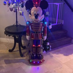 5ft Mickey Mouse Nutcracker With Lights And Music 